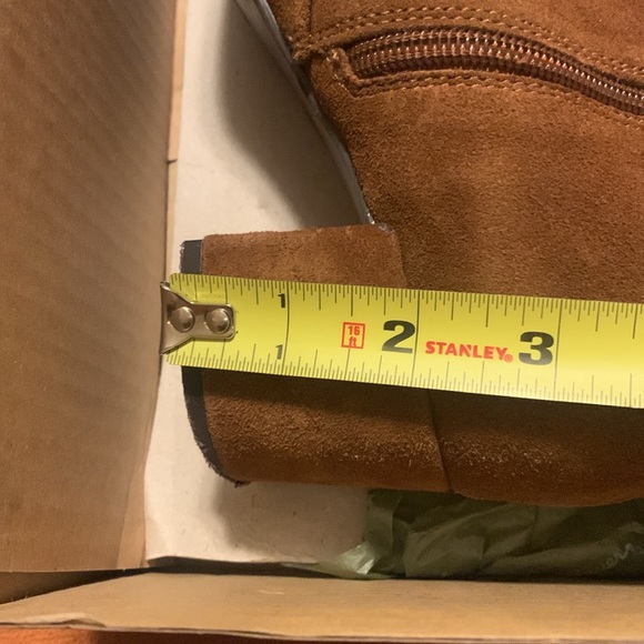 Eddie Bauer suede boots - Picture 4 of 6